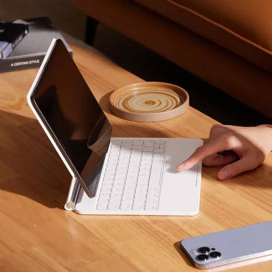 Husa pentru iPad 10 (2022) 10.9 - Baseus Brilliance Magnetic Keyboard Case Digital Display (ARJK020002) - White Husa pentru iPad 10 (2022) 10.9 - Baseus Brilliance Magnetic Keyboard Case Digital Display (ARJK020002) - White