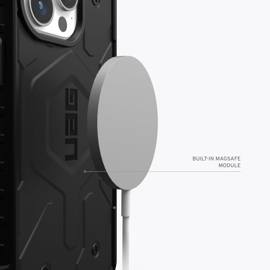 Husa pentru iPhone 15 Pro - UAG Pathfinder MagSafe - Black Husa pentru iPhone 15 Pro - UAG Pathfinder MagSafe - Black