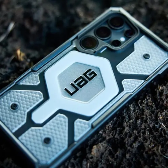 Husa pentru Samsung Galaxy S25 Ultra - UAG Pathfinder Clear MagSafe - Ice Silver Husa pentru Samsung Galaxy S25 Ultra - UAG Pathfinder Clear MagSafe - Ice Silver